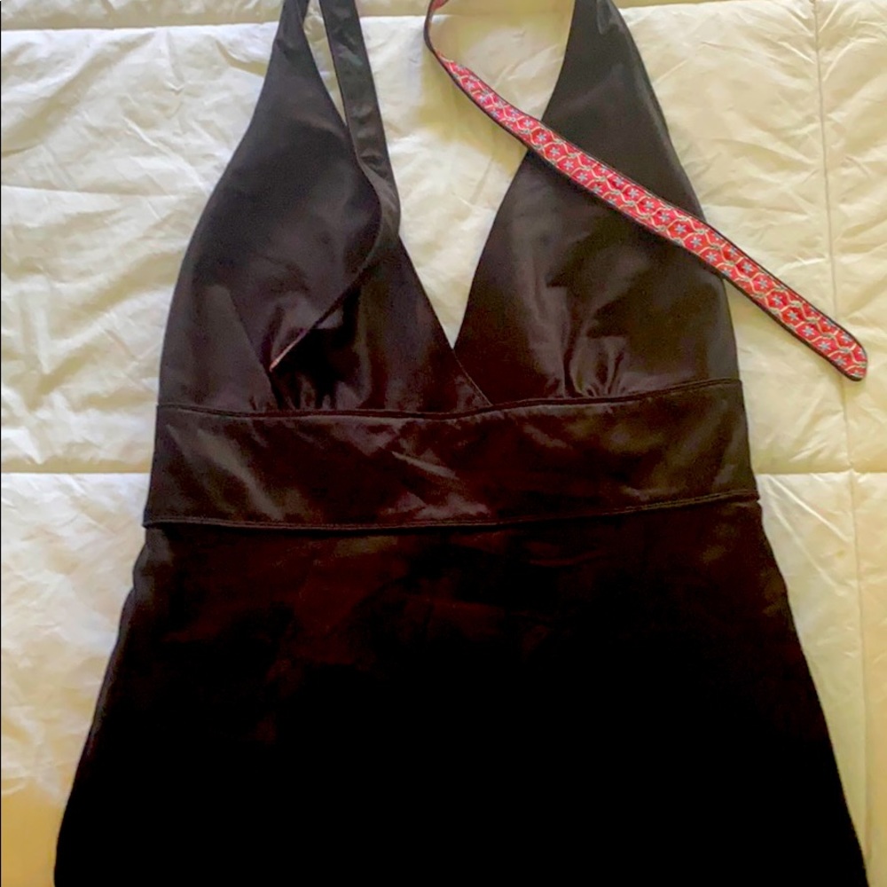 Beautiful black silkHalter great for any party Vintage VINEYARD VINE details